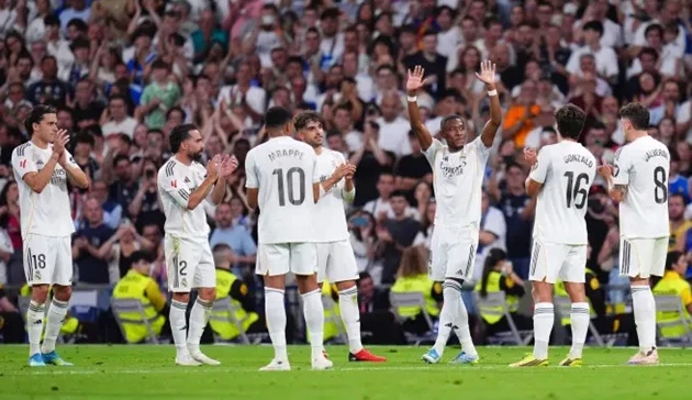 Alaba rơi lệ rời Real Madrid cùng biểu tượng chiếc ghế huyền thoại