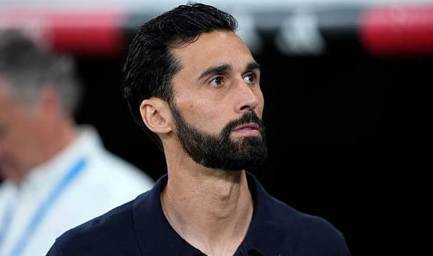 Arbeloa đang trốn tránh sự thật trong ngày rời Real Madrid Arbeloa đang trốn tránh sự thật trong ngày rời Real Madrid