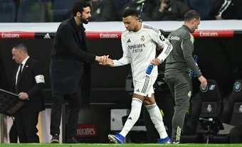 Arbeloa gửi thông điệp đanh thép tới Mbappe về sự tận hiến