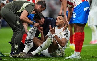Arbeloa nổi giận vì VAR ngó lơ quả phạt đền của Mbappe