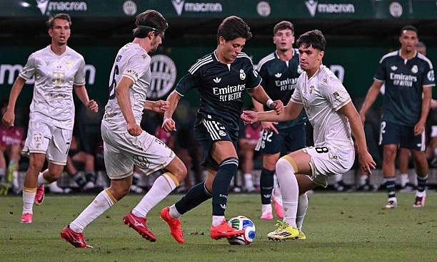 Bài toán chiến thuật của Mourinho sau trận thắng Ferencvaros