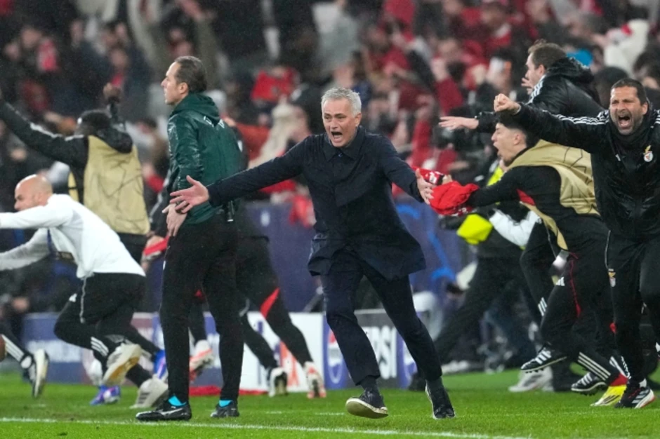 Báo Bồ Đào Nha: 'Mourinho sẽ ra mắt Real tuần sau' Báo Bồ Đào Nha: 'Mourinho sẽ ra mắt Real tuần sau'