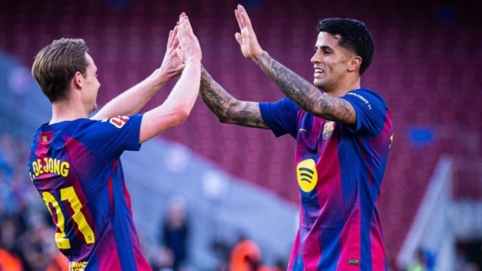 Barca chiếm đỉnh bảng La Liga từ tay Real