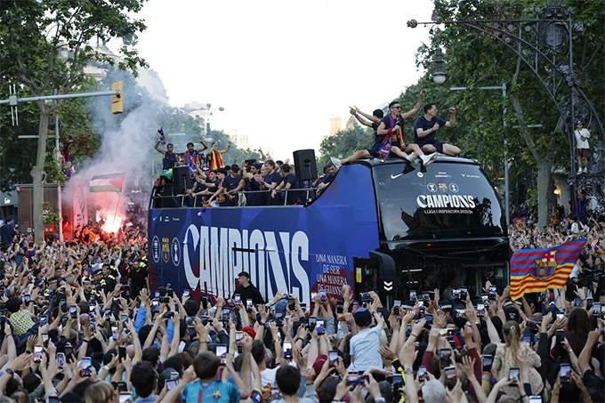 Barca, cỗ máy gần như hoàn hảo của Hansi Flick được vận hành như thế nào? Barca, cỗ máy gần như hoàn hảo của Hansi Flick được vận hành như thế nào?