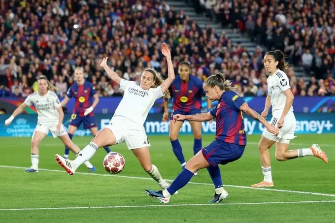 Barca 'hủy diệt' 12-2 Real Madrid để vào bán kết Champions League nữ Barca 'hủy diệt' 12-2 Real Madrid để vào bán kết Champions League nữ