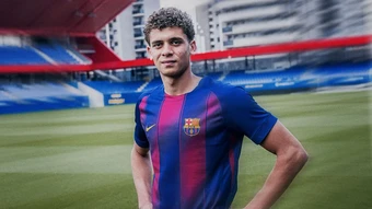 Barca mua sao tuổi teen sắp đá World Cup 2026 - Báo TinVina