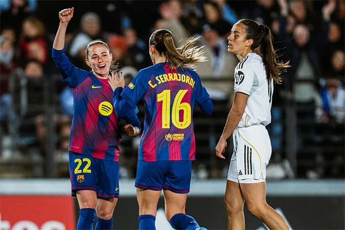 Barca 'vùi dập' Real Madrid trong trận El Clasico nữ để áp sát ngôi vương