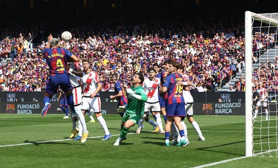 Barcelona bỏ xa Real Madrid trên bảng xếp hạng La Liga Barcelona bỏ xa Real Madrid trên bảng xếp hạng La Liga