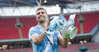 Barcelona đạt thỏa thuận chiêu mộ Rodri từ Man City