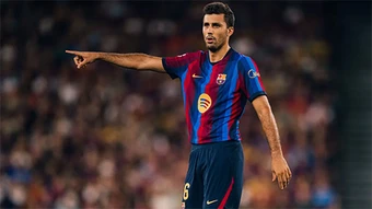 'Bom tấn' Rodri ra mắt Barca, sát cánh cùng Pedri