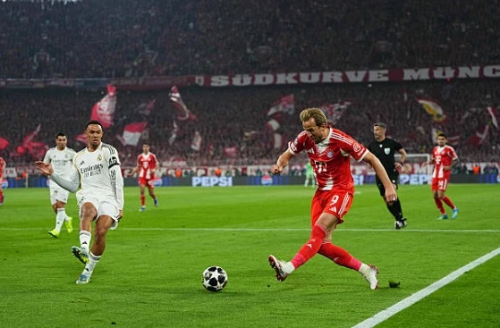 ''Bóng ma'' trắng tay đang đe dọa tương lai Arbeloa tại Real ''Bóng ma'' trắng tay đang đe dọa tương lai Arbeloa tại Real