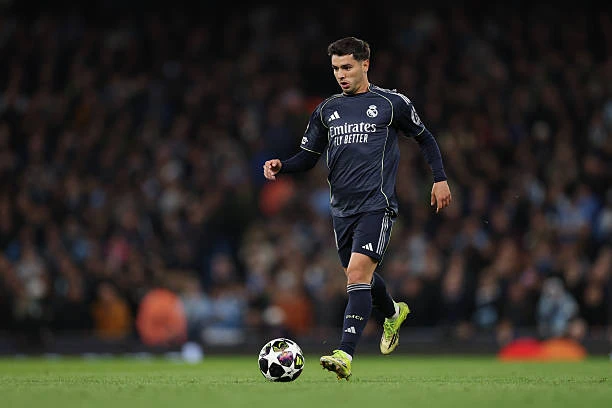 Brahim Diaz rũ bùn đứng dậy để rực sáng tại Real Madrid Brahim Diaz rũ bùn đứng dậy để rực sáng tại Real Madrid