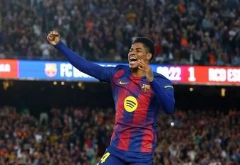 Chấm điểm Barcelona: Đêm của Rashford