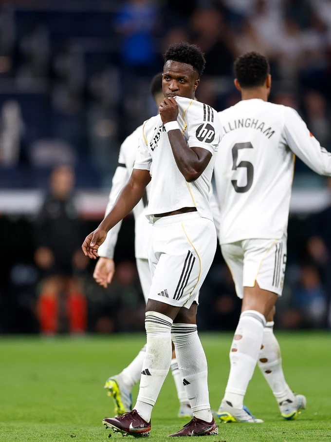 Chi tiết cuộc ‘nội chiến’ trong phòng thay đồ Real Madrid Chi tiết cuộc ‘nội chiến’ trong phòng thay đồ Real Madrid