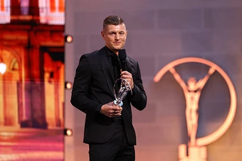 Chủ tịch Real Madrid mời Toni Kroos về dẹp loạn nội bộ