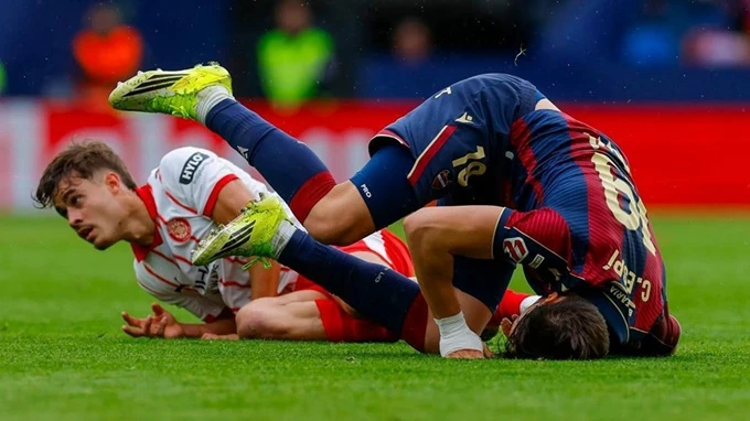Ciss ghi bàn muộn đầy tranh cãi, Vallecano cầm hòa Levante Ciss ghi bàn muộn đầy tranh cãi, Vallecano cầm hòa Levante