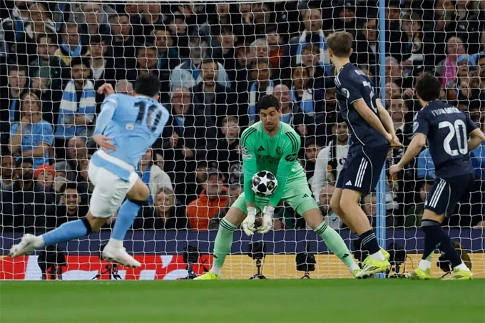 Courtois chấn thương nặng, lỡ hẹn tứ kết Champions League Courtois chấn thương nặng, lỡ hẹn tứ kết Champions League