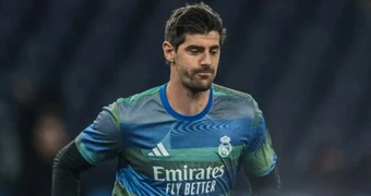 Courtois trở lại bắt chính trận El Clasico gặp Barcelona