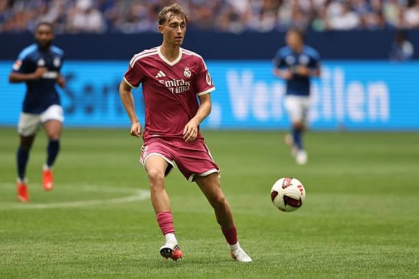 Dean Huijsen và cơ hội vươn mình tại Real Madrid