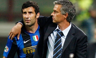 Figo phản đối giải pháp Mourinho ở Real