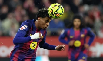 Flick phải làm gì để kéo Barca ra khỏi khủng hoảng?