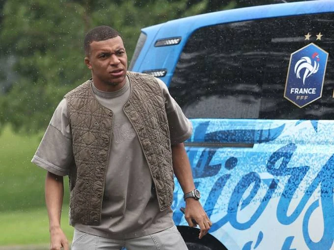 Góc khuất của Kylian Mbappe: 3 chuyến đi khiến siêu sao người Pháp bị tẩy chay ở Real Madrid Góc khuất của Kylian Mbappe: 3 chuyến đi khiến siêu sao người Pháp bị tẩy chay ở Real Madrid