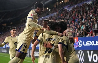 Hansi Flick biến dàn sao dự bị thành chìa khóa vô địch cho Barca