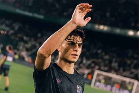 Hansi Flick đặt niềm tin vào 'Philipp Lahm mới' của Barca Hansi Flick đặt niềm tin vào 'Philipp Lahm mới' của Barca