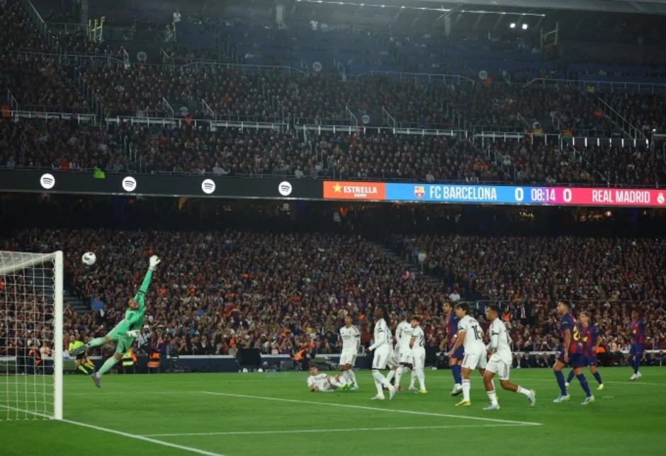 HLV Flick: 'Năm sau là Champions League' HLV Flick: 'Năm sau là Champions League'