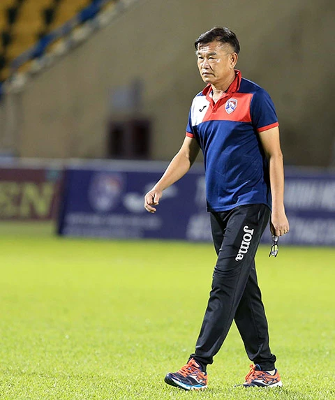 HLV Phan Thanh Hùng: Nhẹ nhõm nghĩ về ý niệm thắng - bại HLV Phan Thanh Hùng: Nhẹ nhõm nghĩ về ý niệm thắng - bại