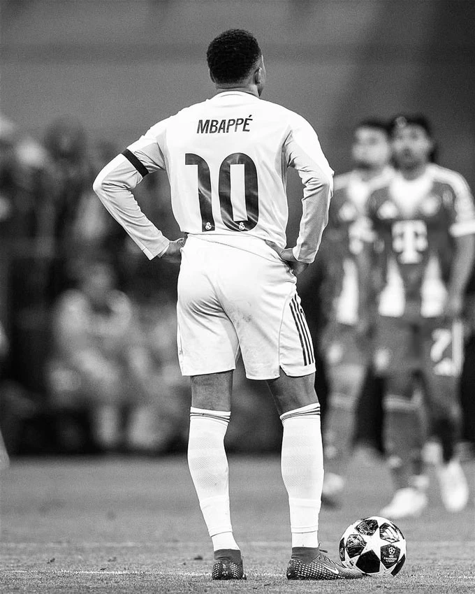 Hơn 4 triệu CĐV Real Madrid ký kiến nghị đòi bán Mbappe