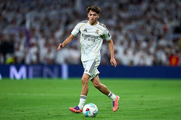 Hụt Rodri, đến lúc Mourinho trao cơ hội cho Thiago Pitarch Hụt Rodri, đến lúc Mourinho trao cơ hội cho Thiago Pitarch