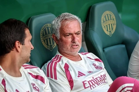 Jose Mourinho cần làm gì để đưa Real Madrid trở lại thời hoàng kim? Jose Mourinho cần làm gì để đưa Real Madrid trở lại thời hoàng kim?