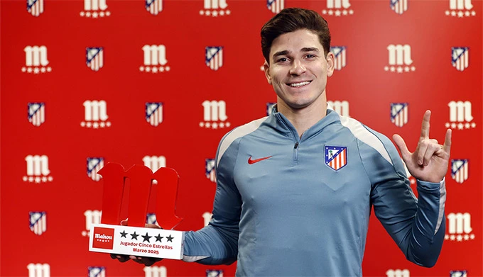Julian Alvarez đi không được, ở chẳng xong Julian Alvarez đi không được, ở chẳng xong