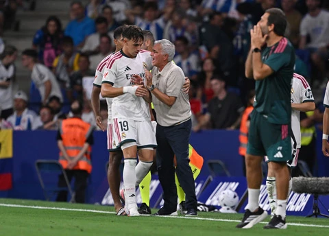 Kết quả Espanyol 1-2 Real Madrid: Los Blancos đoạt 3 điểm kịch tính Kết quả Espanyol 1-2 Real Madrid: Los Blancos đoạt 3 điểm kịch tính