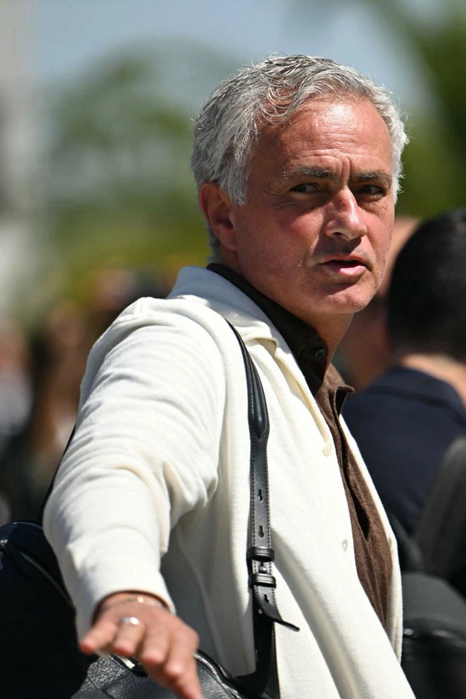Khi nào Jose Mourinho sẽ được công bố là HLV mới của Real Madrid? Khi nào Jose Mourinho sẽ được công bố là HLV mới của Real Madrid?