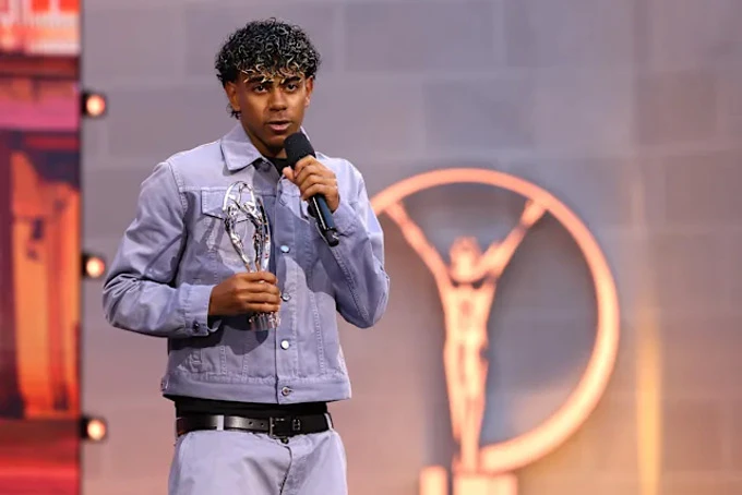 Lamine Yamal đi vào lịch sử với giải thưởng cao quý Lamine Yamal đi vào lịch sử với giải thưởng cao quý
