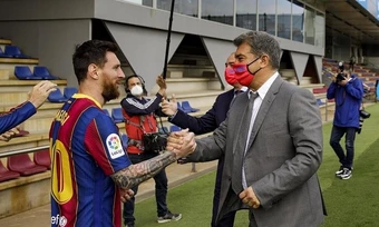 Laporta: 'Messi không hồi âm lời mời trở lại Barca'