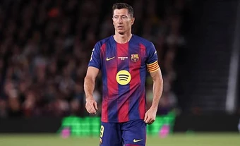 Lewandowski nghẹn ngào chia tay Barca trong ngày thắng Betis