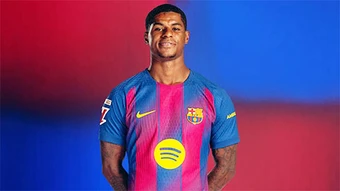 Marcus Rashford đưa Barca vào thế khó
