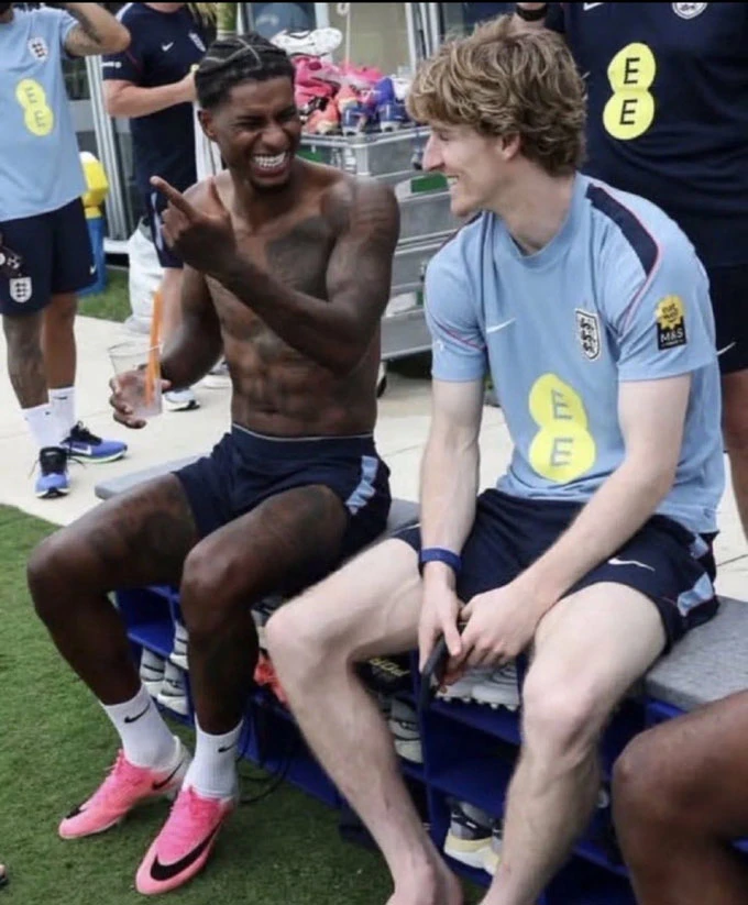 Marcus Rashford khuyên Gordon điều gì trước khi tới Barca? Marcus Rashford khuyên Gordon điều gì trước khi tới Barca?
