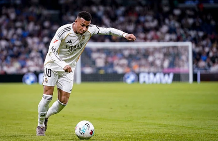 Mbappe ghi 8 bàn ngoài vòng cấm, dẫn đầu châu Âu Mbappe ghi 8 bàn ngoài vòng cấm, dẫn đầu châu Âu
