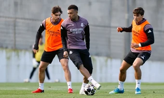 Mbappe xúc phạm trợ lý HLV vì bị bắt việt vị