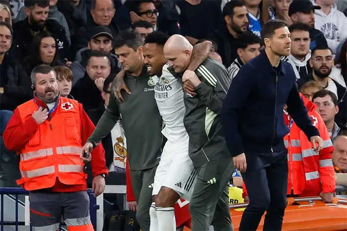 Militao nghi ngờ Xabi Alonso khiến mình liên tiếp chấn thương
