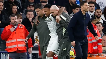 Militao nghi ngờ Xabi Alonso khiến mình liên tiếp chấn thương