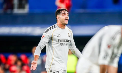 Một ngôi sao Real Madrid nhận thông báo phũ từ Mourinho