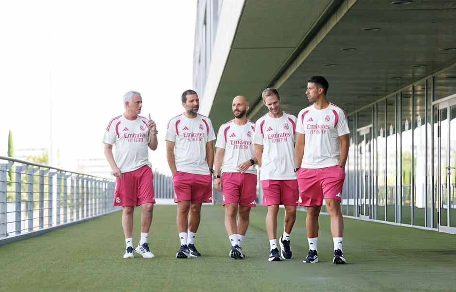 Mourinho chọn Khedira làm trợ lý tại Real Mourinho chọn Khedira làm trợ lý tại Real