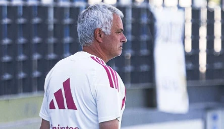Mourinho rũ bỏ sự vị kỷ tại Real Madrid Mourinho rũ bỏ sự vị kỷ tại Real Madrid