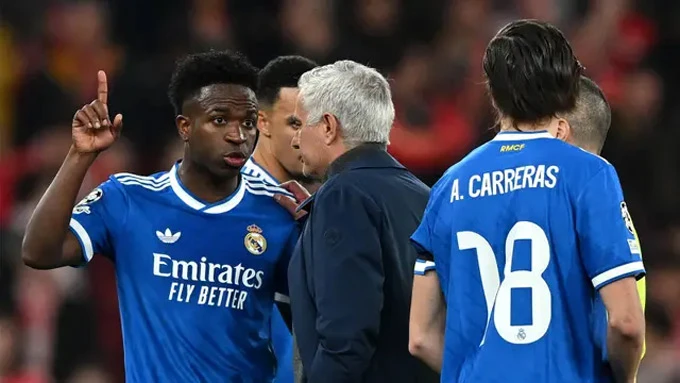 Mourinho thanh lọc Real Madrid, chuẩn bị 'trảm' 10 ngôi sao Mourinho thanh lọc Real Madrid, chuẩn bị 'trảm' 10 ngôi sao