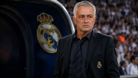 Mourinho thừa nhận khó sắp xếp Bellingham, Mbappe và Vinicius Mourinho thừa nhận khó sắp xếp Bellingham, Mbappe và Vinicius